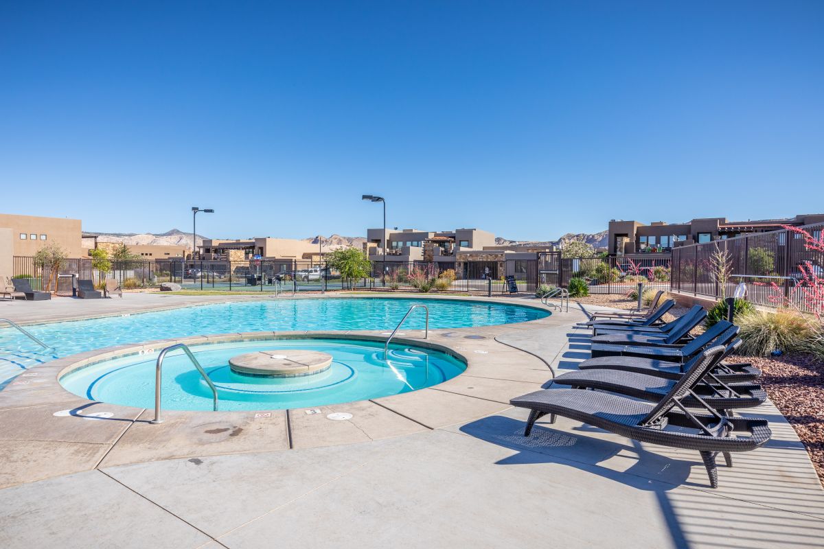 Poolside Palisades | St. George, UT | The Ledges