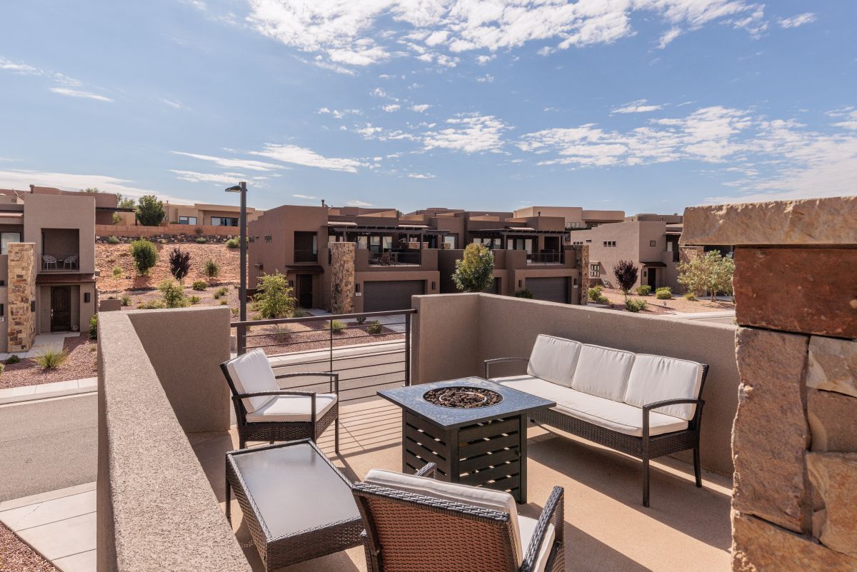 Poolside Palisades | St. George, UT | The Ledges